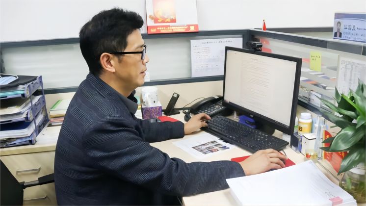 伍國(guó)良，“卷王”實(shí)錘了！